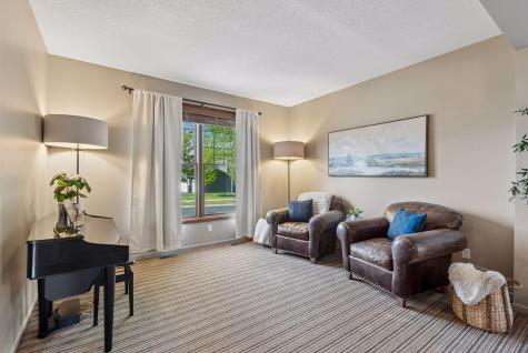 1800 Carriage Drive Victoria MN 55386