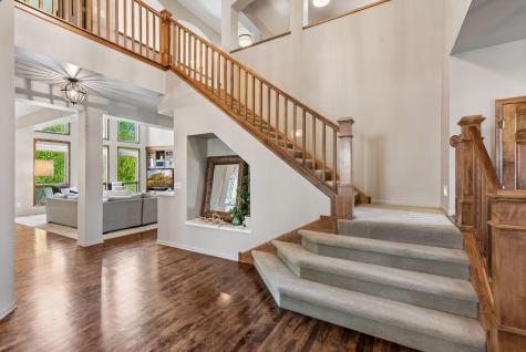 1800 Carriage Drive Victoria MN 55386