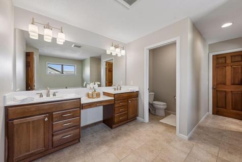 1800 Carriage Drive Victoria MN 55386