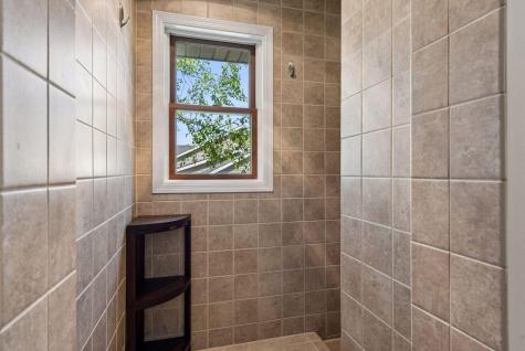 1800 Carriage Drive Victoria MN 55386