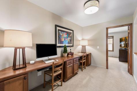 1800 Carriage Drive Victoria MN 55386