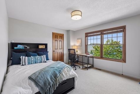 1800 Carriage Drive Victoria MN 55386