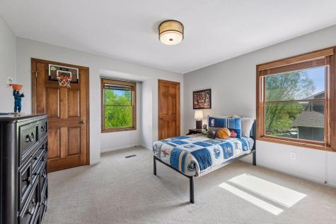 1800 Carriage Drive Victoria MN 55386
