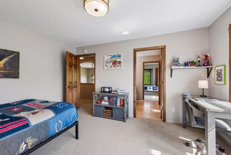 1800 Carriage Drive Victoria MN 55386