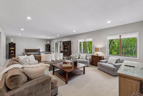 1800 Carriage Drive Victoria MN 55386