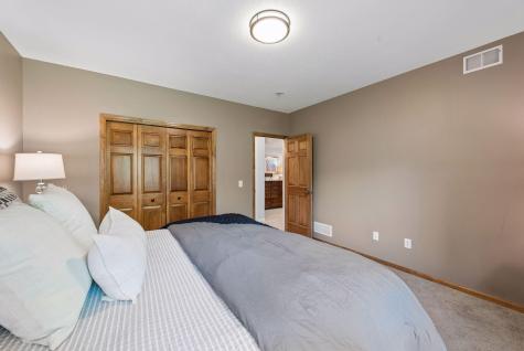 1800 Carriage Drive Victoria MN 55386
