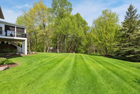 1800 Carriage Drive Victoria MN 55386
