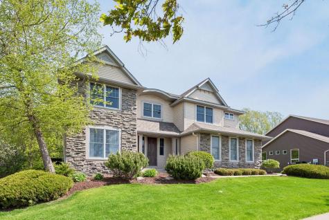 1800 Carriage Drive Victoria MN 55386