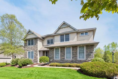 1800 Carriage Drive Victoria MN 55386