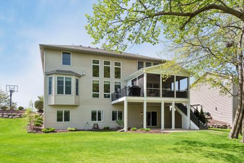 1800 Carriage Drive Victoria MN 55386