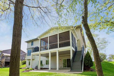 1800 Carriage Drive Victoria MN 55386