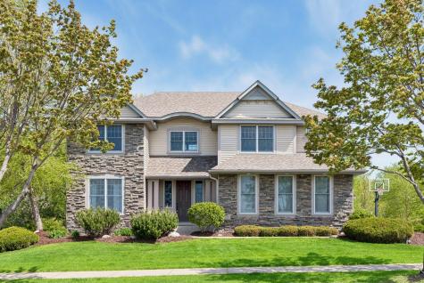 1800 Carriage Drive Victoria MN 55386