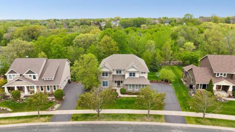 1800 Carriage Drive Victoria MN 55386