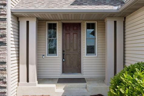 1800 Carriage Drive Victoria MN 55386