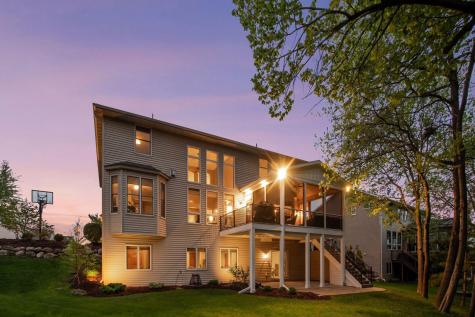 1800 Carriage Drive Victoria MN 55386