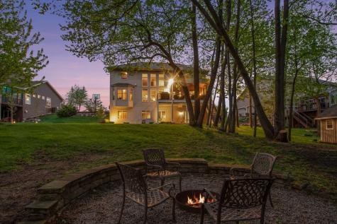 1800 Carriage Drive Victoria MN 55386