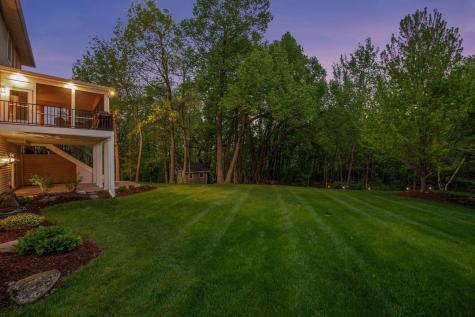 1800 Carriage Drive Victoria MN 55386