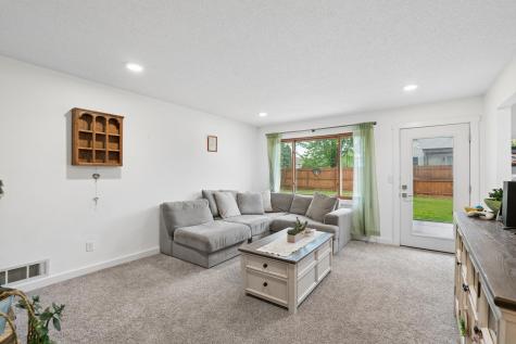 8893 Autumn Oaks Drive Rockford MN 55373