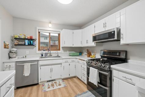 8893 Autumn Oaks Drive Rockford MN 55373