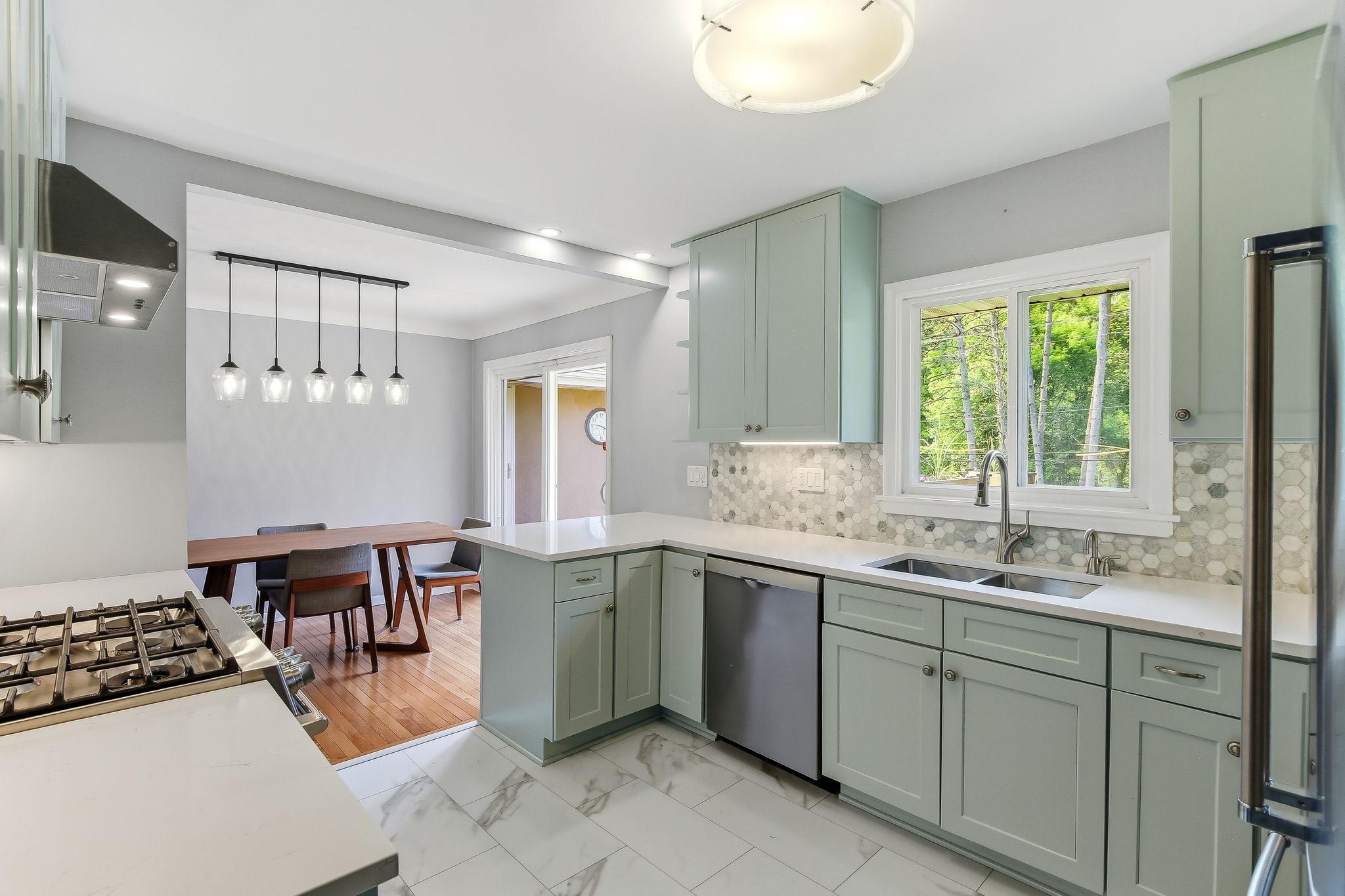 676 Shryer Avenue W Roseville MN 55113