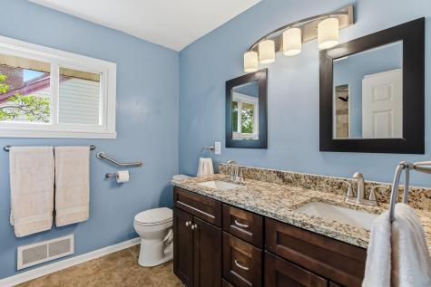 676 Shryer Avenue W Roseville MN 55113