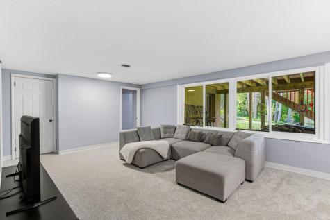676 Shryer Avenue W Roseville MN 55113