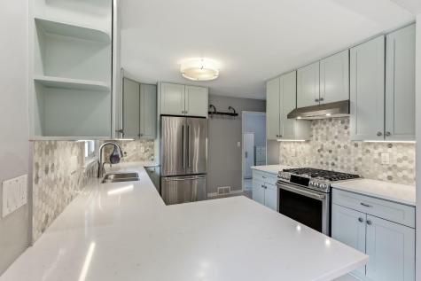676 Shryer Avenue W Roseville MN 55113
