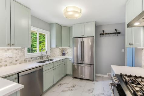676 Shryer Avenue W Roseville MN 55113