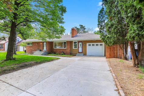 676 Shryer Avenue W Roseville MN 55113