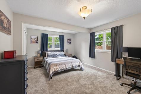 1164 Grospoint Avenue N Oakdale MN 55128