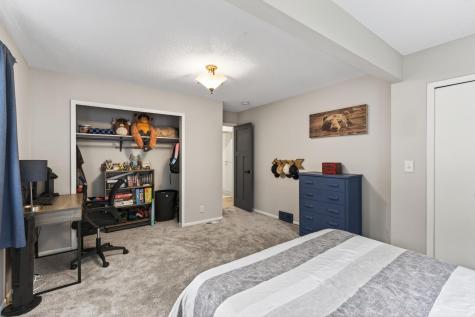 1164 Grospoint Avenue N Oakdale MN 55128