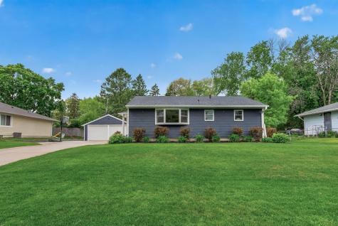 1164 Grospoint Avenue N Oakdale MN 55128