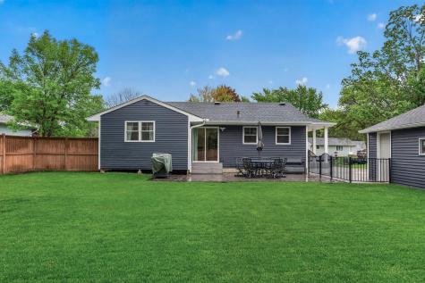 1164 Grospoint Avenue N Oakdale MN 55128