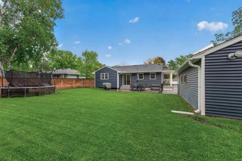 1164 Grospoint Avenue N Oakdale MN 55128