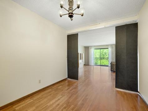 2455 Londin Lane E Maplewood MN 55119