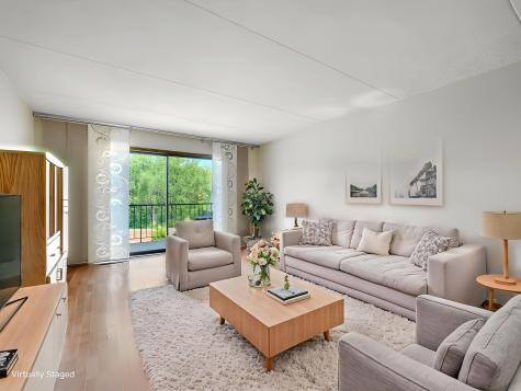 2455 Londin Lane E Maplewood MN 55119