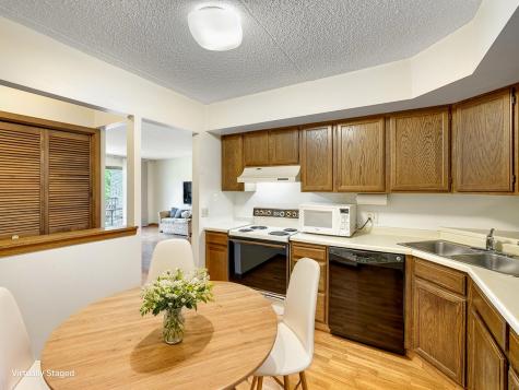 2455 Londin Lane E Maplewood MN 55119