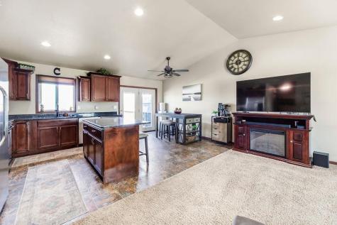 6089 55th Avenue S Fargo ND 58104