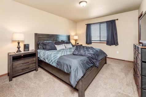 6089 55th Avenue S Fargo ND 58104