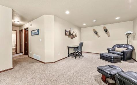 6089 55th Avenue S Fargo ND 58104