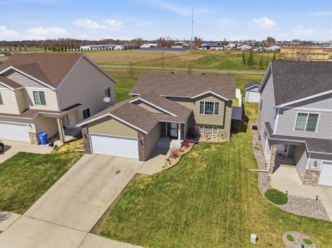 6089 55th Avenue S Fargo ND 58104