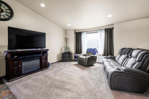 6089 55th Avenue S Fargo ND 58104