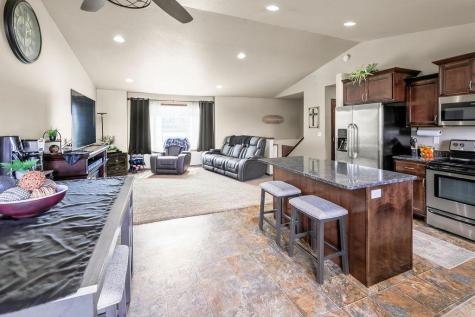 6089 55th Avenue S Fargo ND 58104
