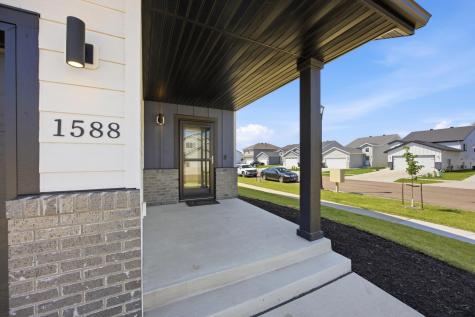 1588 67th Avenue S Fargo ND 58104