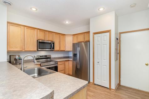 11023 Oak Grove Circle Woodbury MN 55129