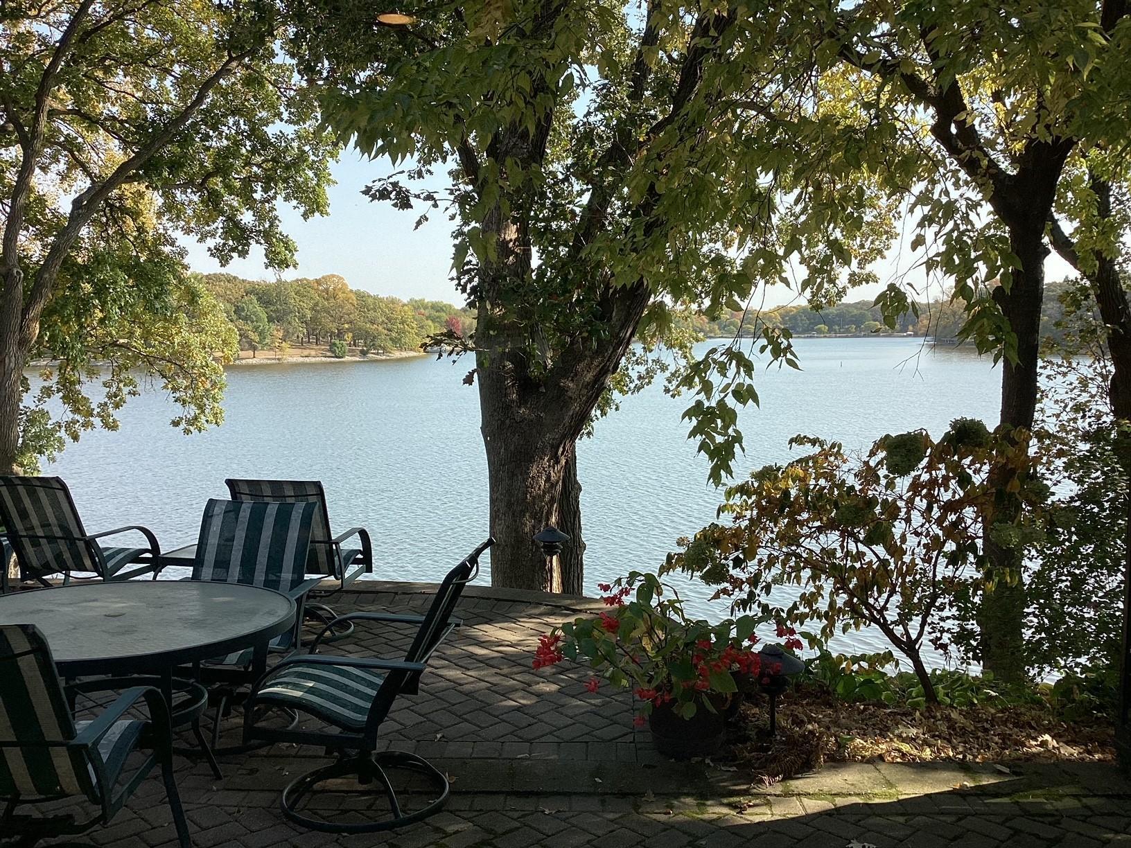 1516 Bay Oaks Drive Albert Lea MN 56007