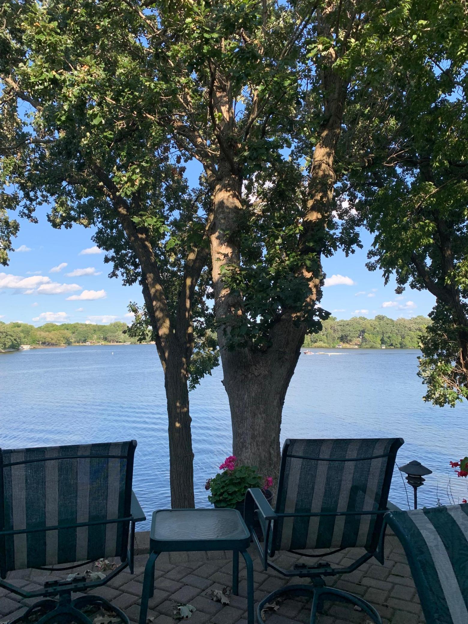 1516 Bay Oaks Drive Albert Lea MN 56007