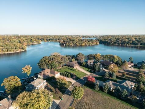 1516 Bay Oaks Drive Albert Lea MN 56007