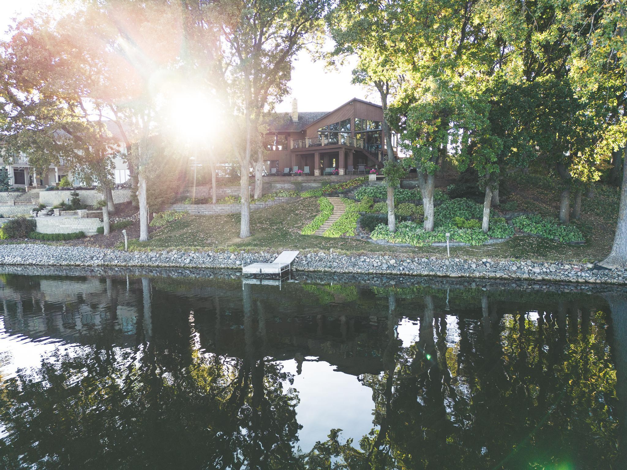 1516 Bay Oaks Drive Albert Lea MN 56007