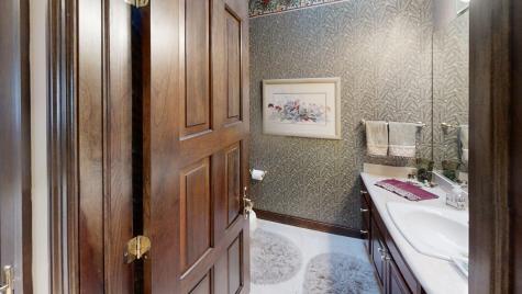 1516 Bay Oaks Drive Albert Lea MN 56007